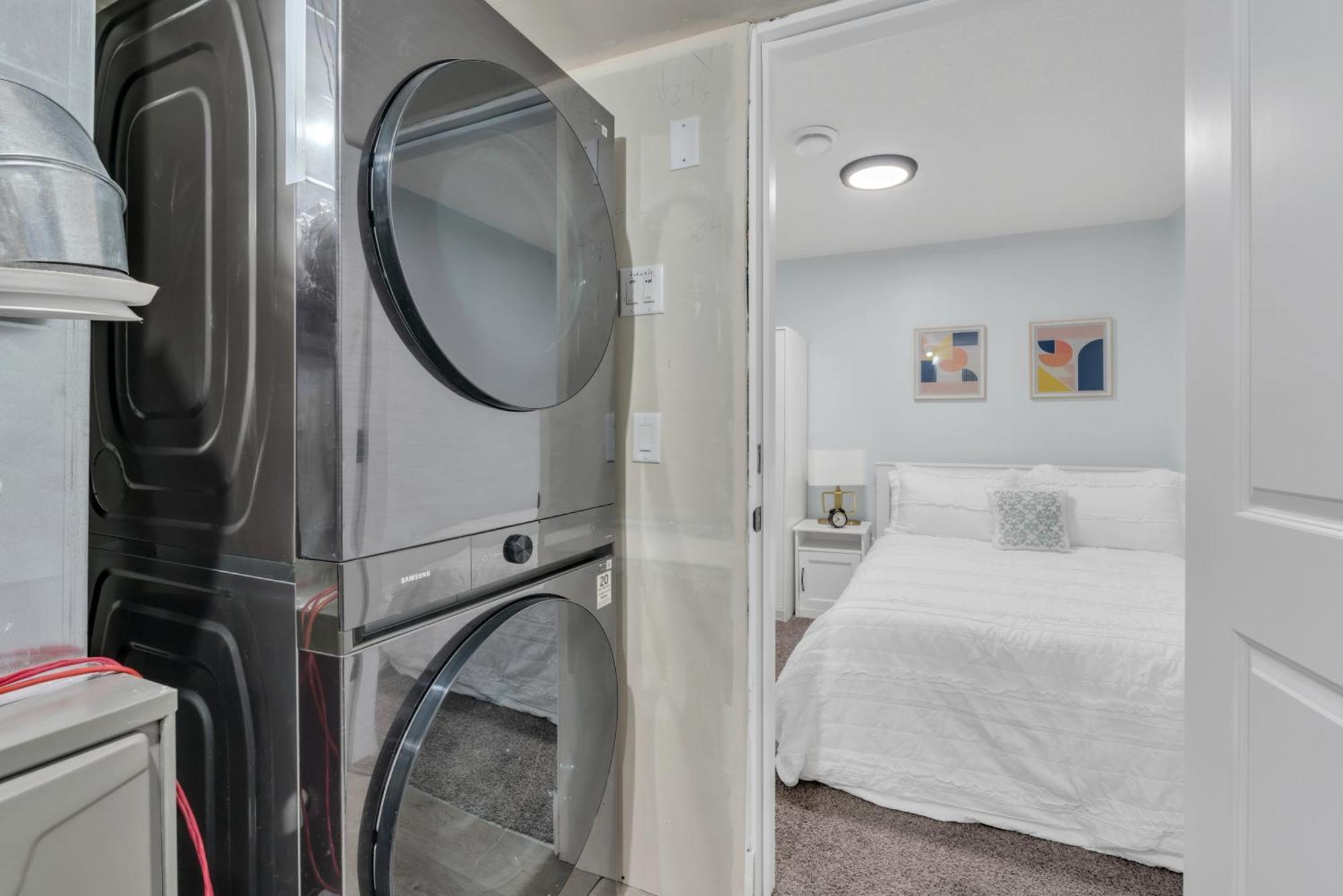You Will Love This 2Br Guest Suite In Se カルガリー エクステリア 写真