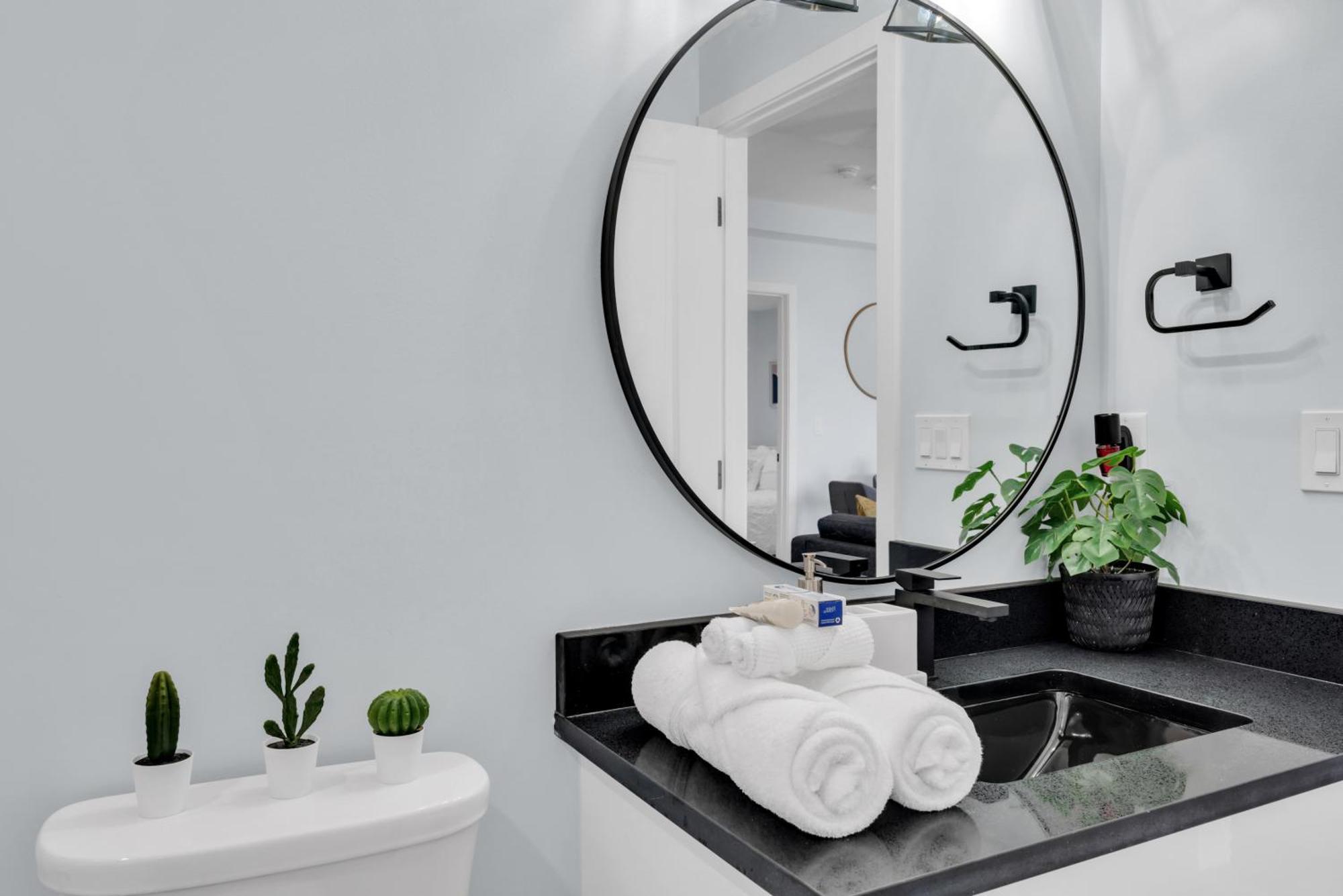 You Will Love This 2Br Guest Suite In Se カルガリー エクステリア 写真